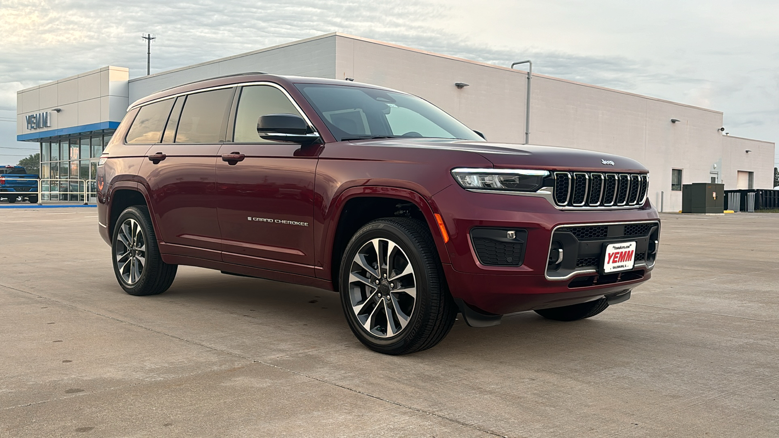 2024 Jeep Grand Cherokee L Overland 2