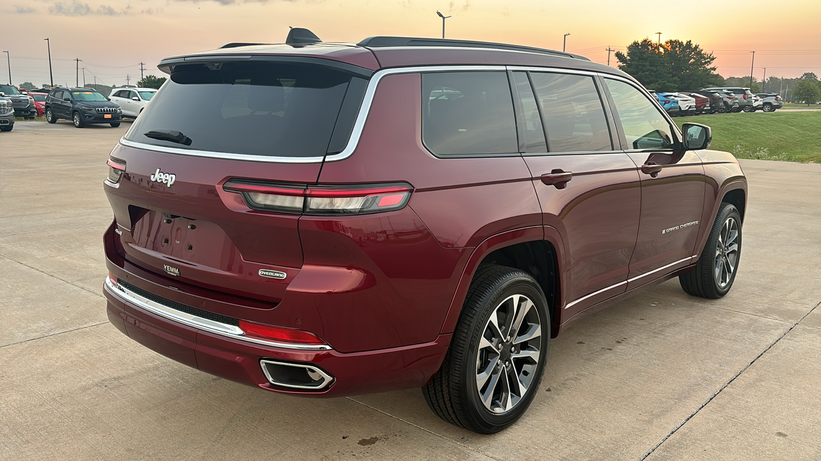 2024 Jeep Grand Cherokee L Overland 8