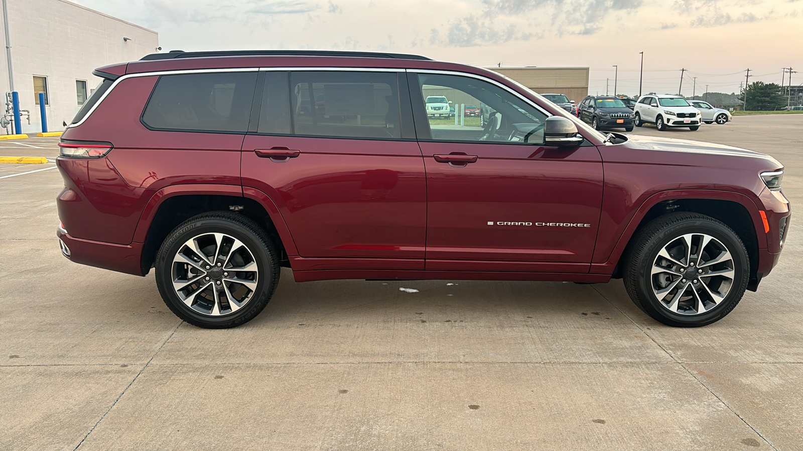 2024 Jeep Grand Cherokee L Overland 9