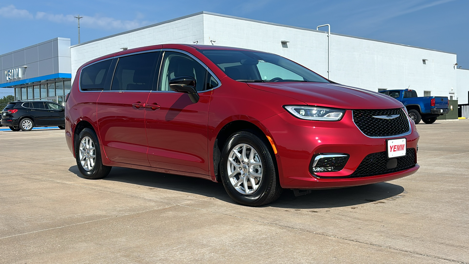 2024 Chrysler Pacifica Touring L 2