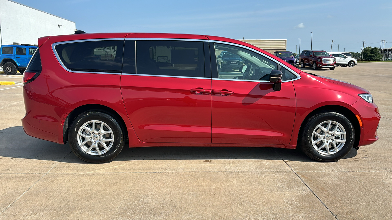 2024 Chrysler Pacifica Touring L 9