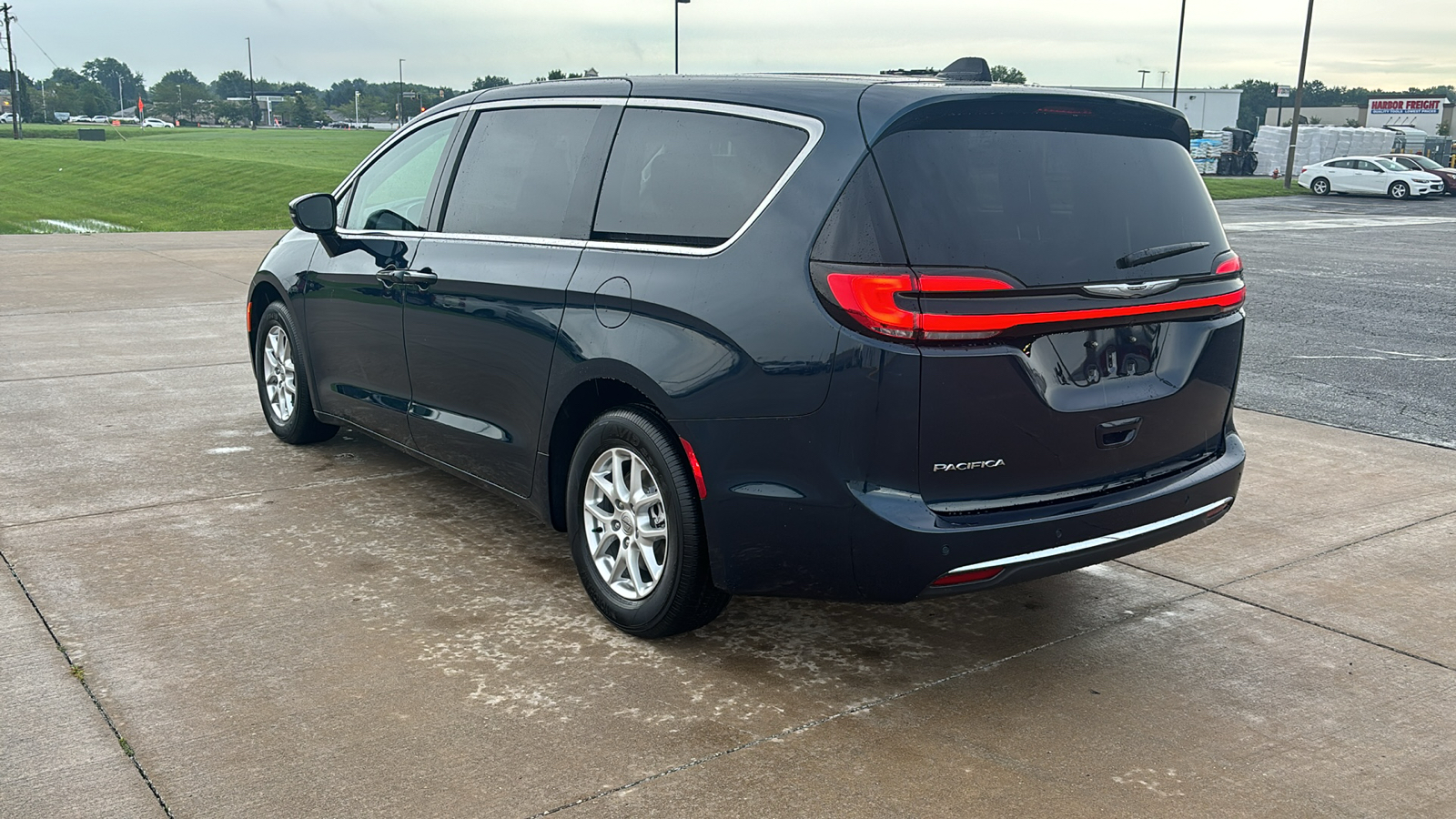 2024 Chrysler Pacifica Touring L 6