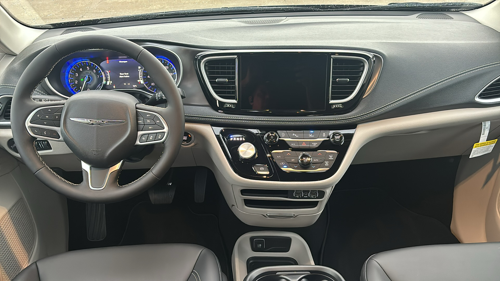 2024 Chrysler Pacifica Touring L 11