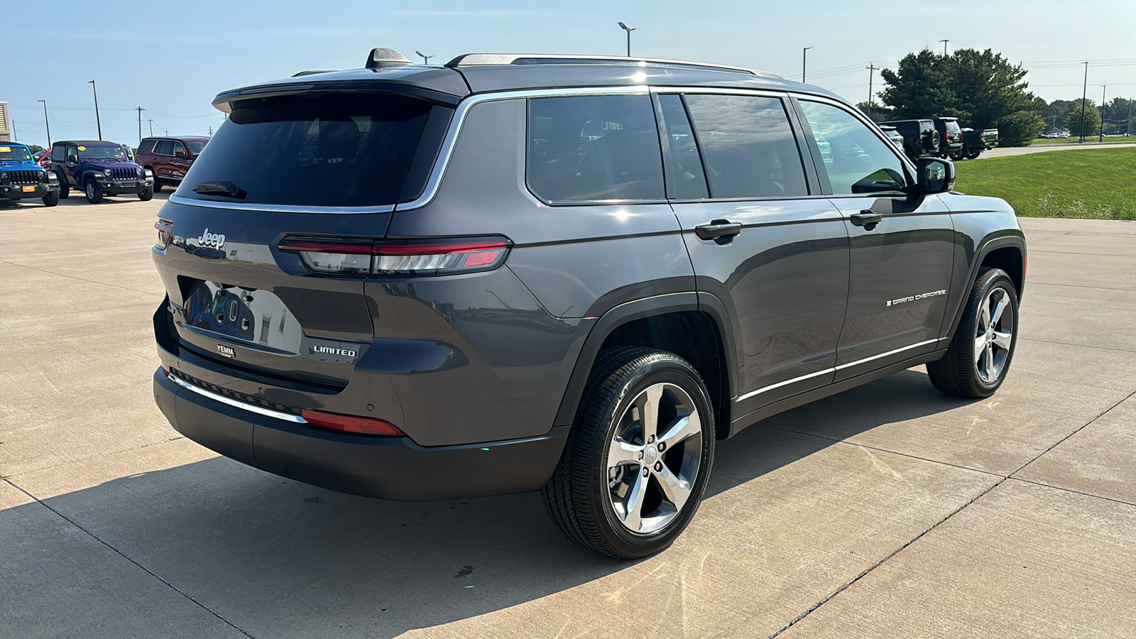 2024 Jeep Grand Cherokee L Limited 8