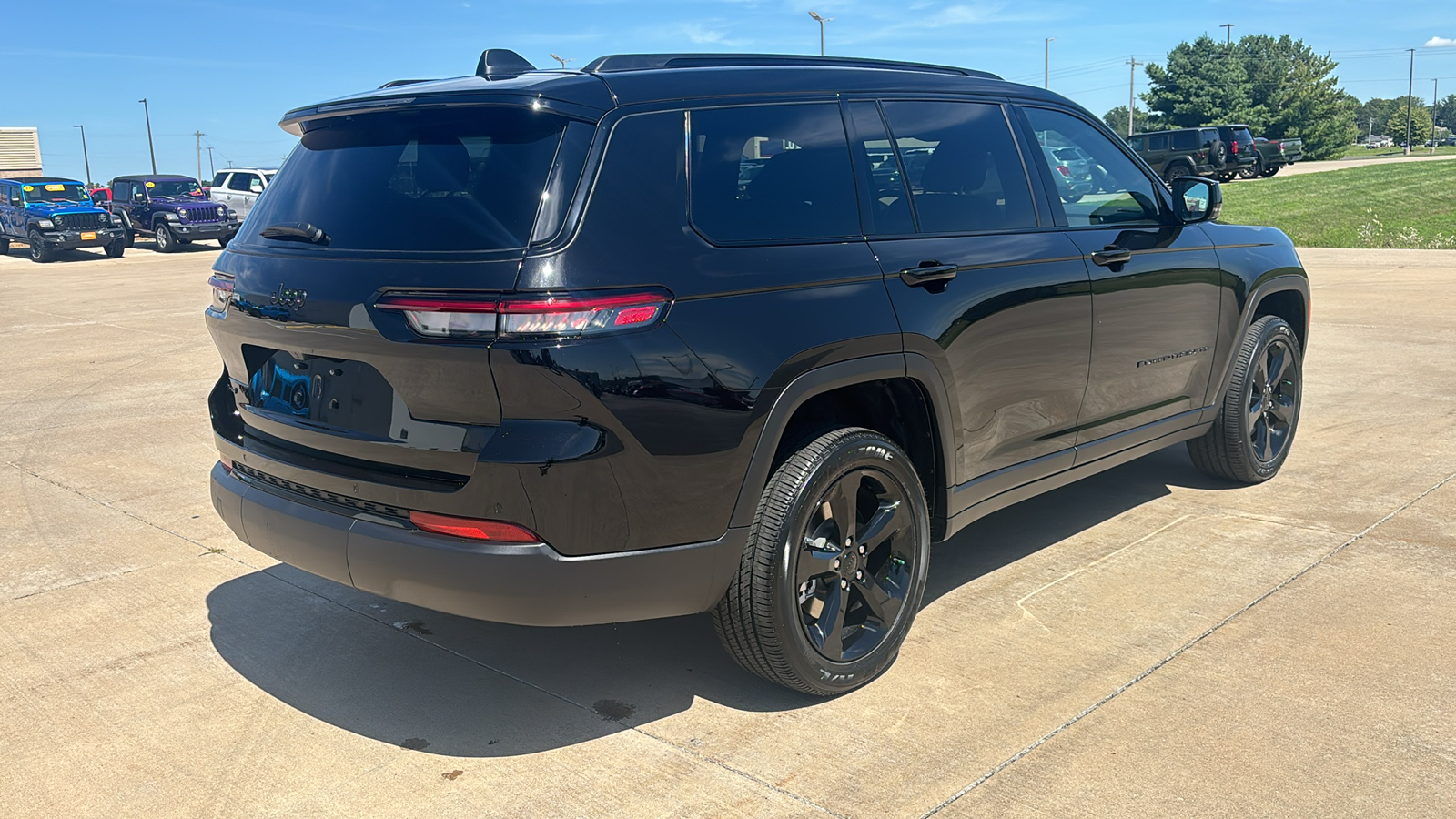 2024 Jeep Grand Cherokee L Altitude 8