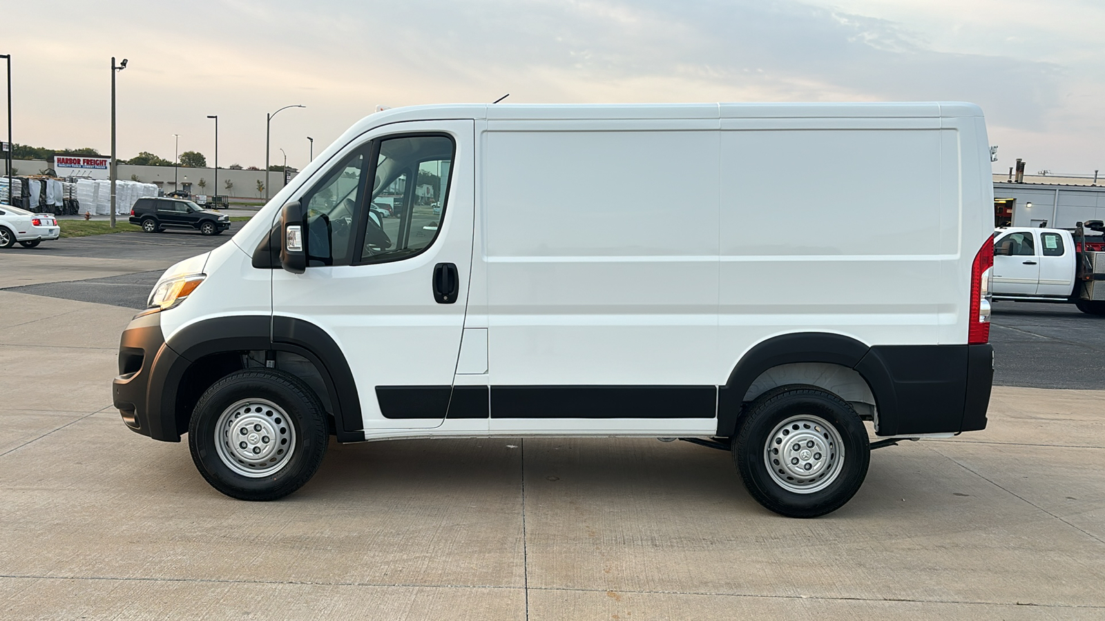 2025 Ram ProMaster 1500 Low Roof 5