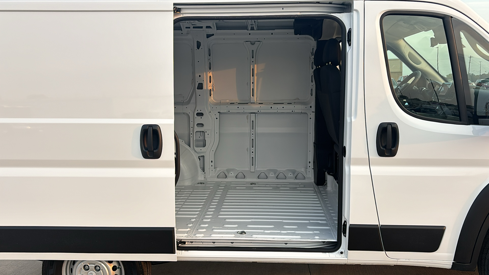 2025 Ram ProMaster 1500 Low Roof 26