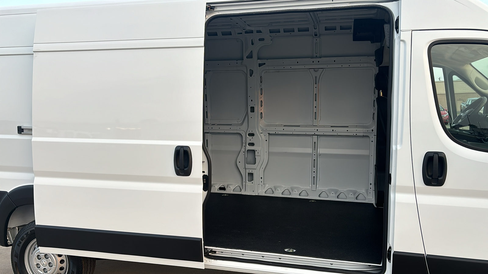 2025 Ram ProMaster 2500 High Roof 26