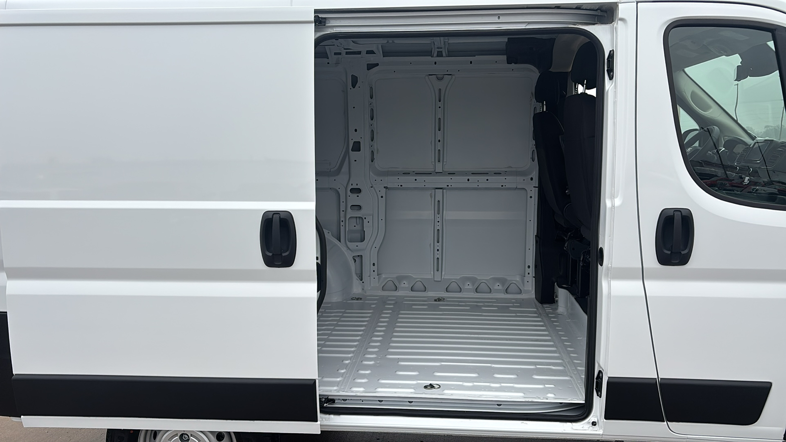 2025 Ram ProMaster 1500 Low Roof 26