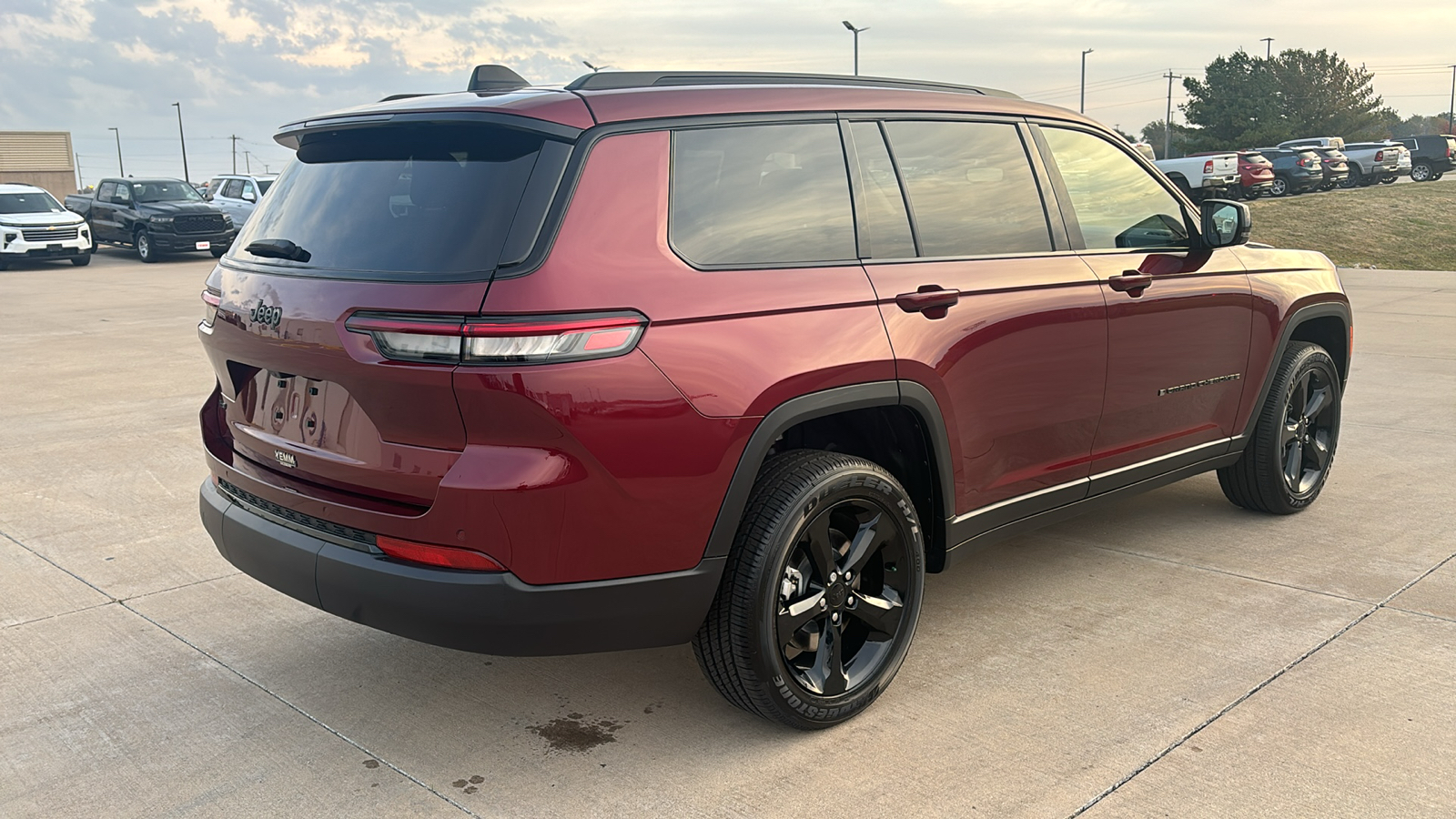 2025 Jeep Grand Cherokee L Altitude X 8