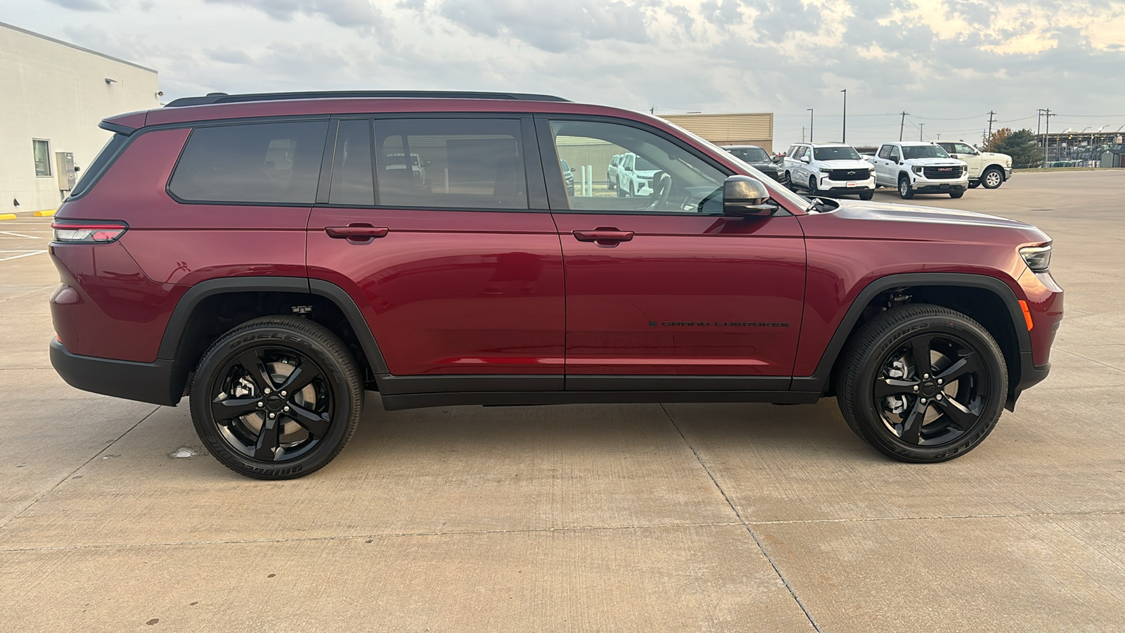 2025 Jeep Grand Cherokee L Altitude X 9