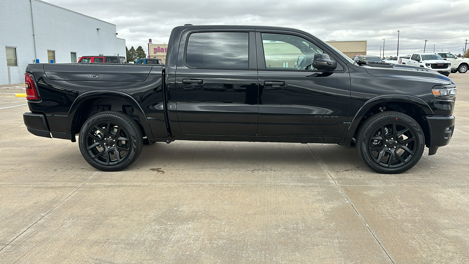 2025 Ram 1500 Laramie 9