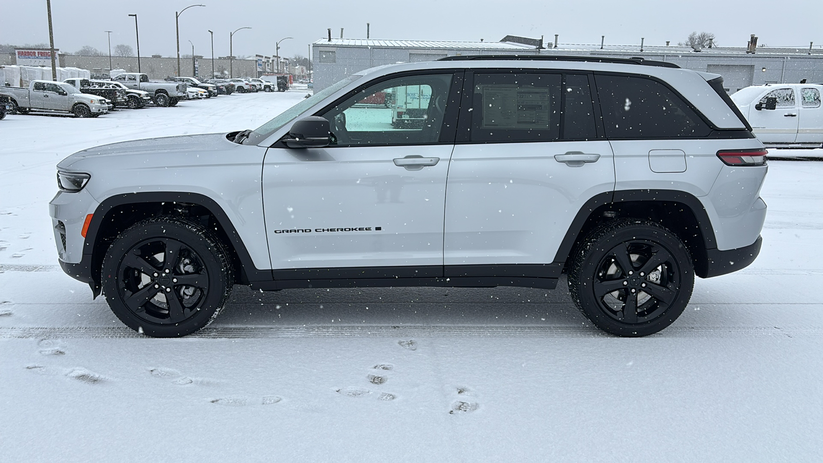 2025 Jeep Grand Cherokee Altitude X 5