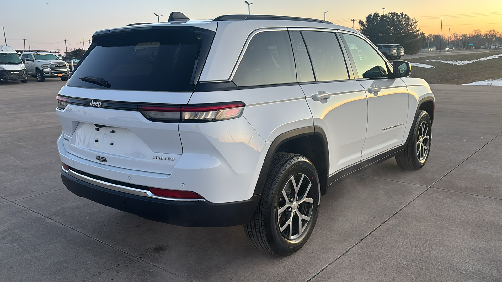 2025 Jeep Grand Cherokee Limited 8