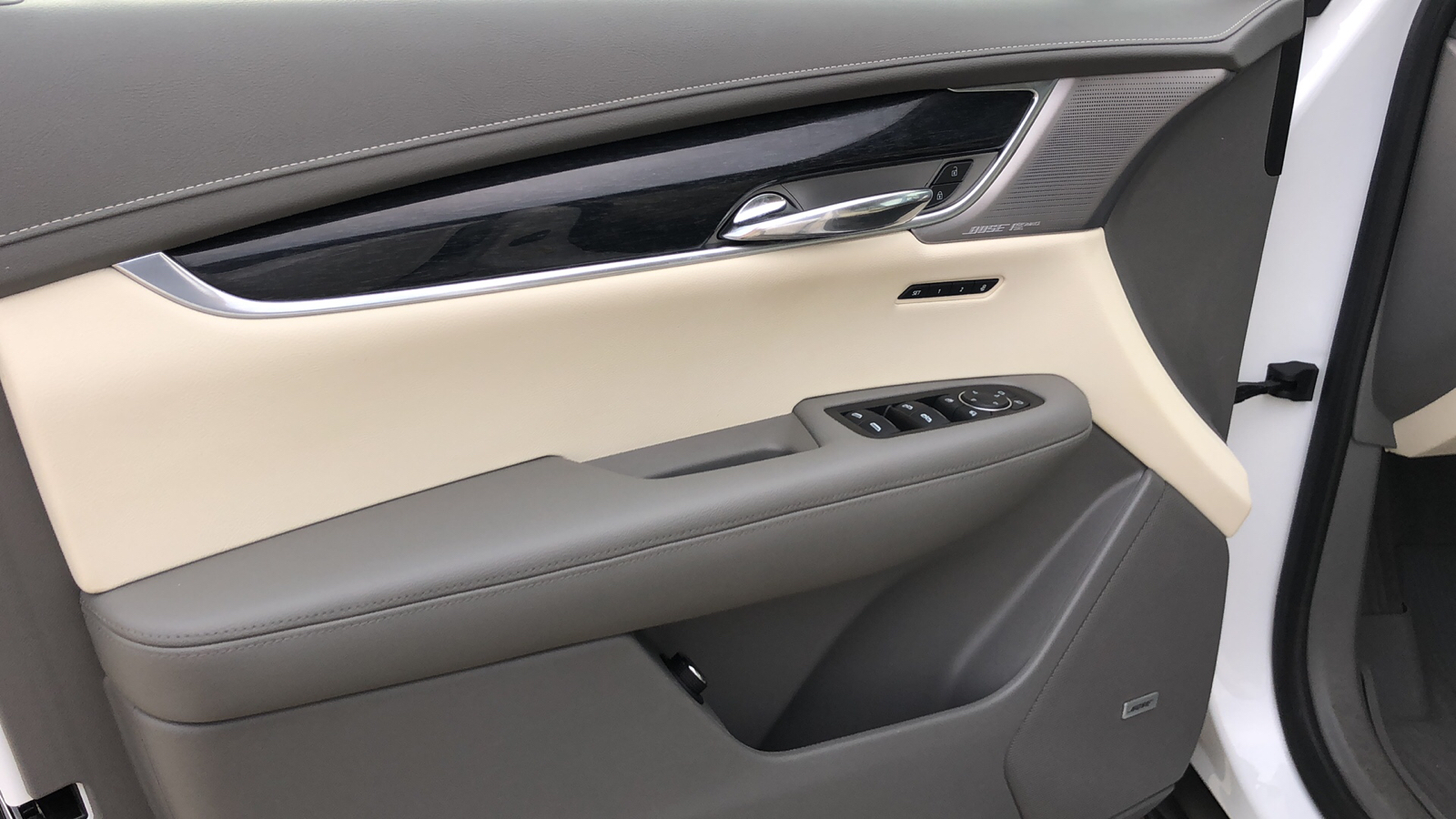 2020 Cadillac XT6 FWD Premium Luxury 4