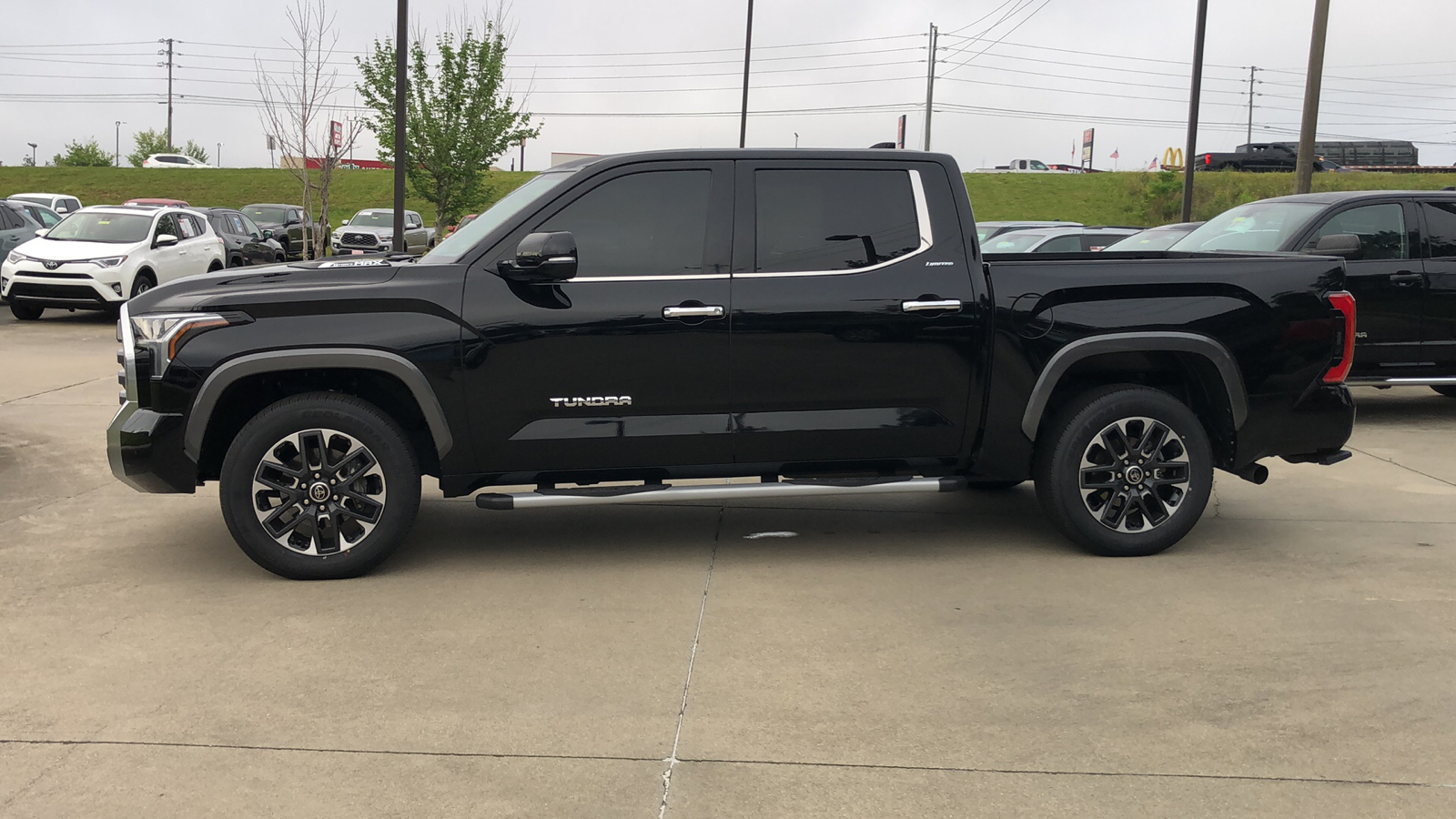 2023 Toyota Tundra 4WD Limited Hybrid 2