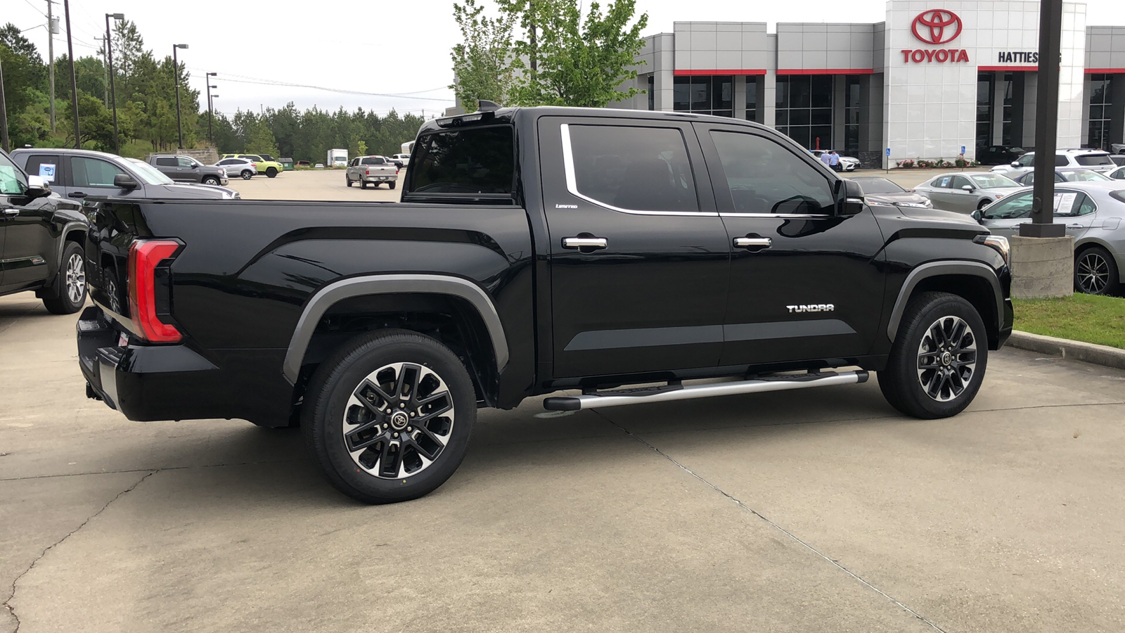 2023 Toyota Tundra 4WD Limited Hybrid 3