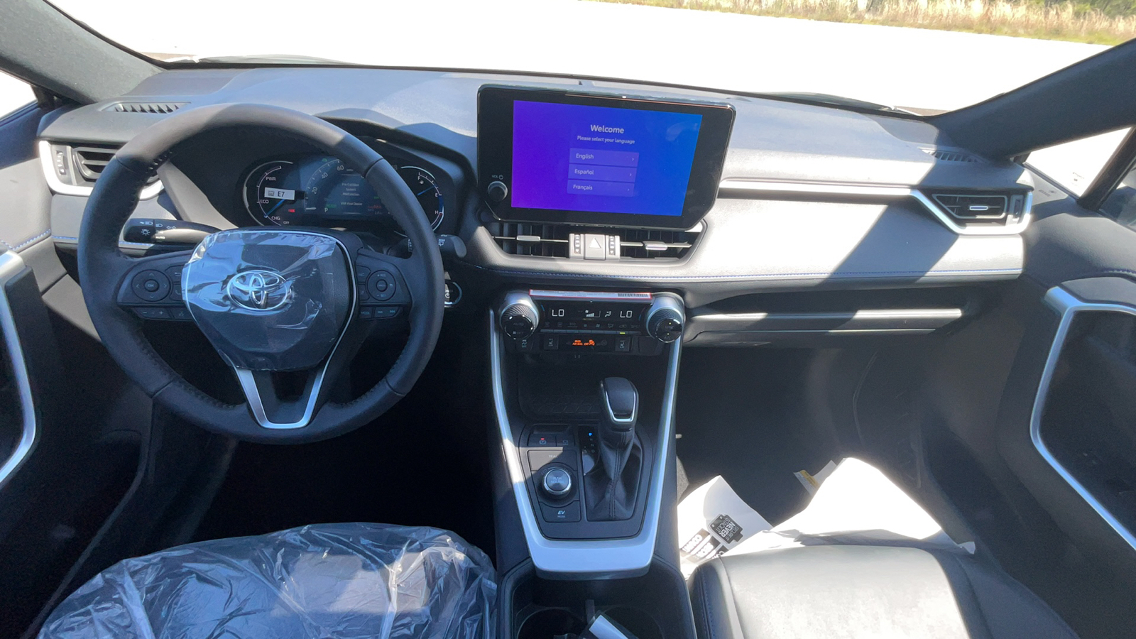 2024 Toyota RAV4 Hybrid XSE 12