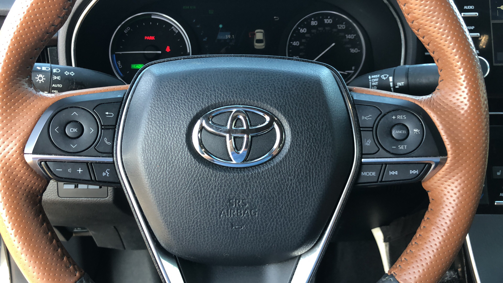 2019 Toyota Avalon Hybrid Limited 9
