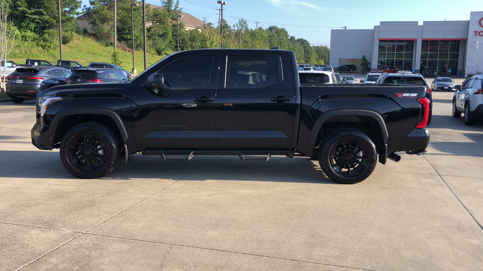 2024 Toyota Tundra 4WD SR5 2