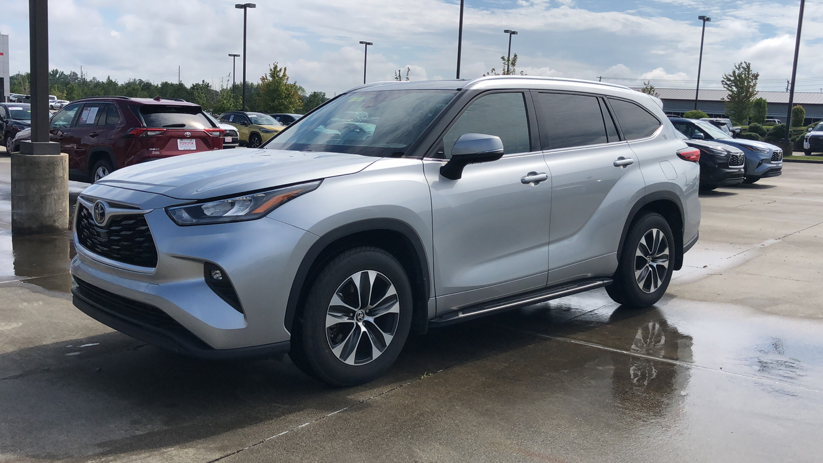 2020 Toyota Highlander XLE 1