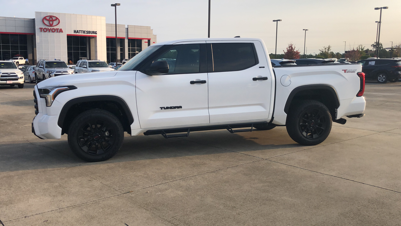 2023 Toyota Tundra 4WD SR5 2