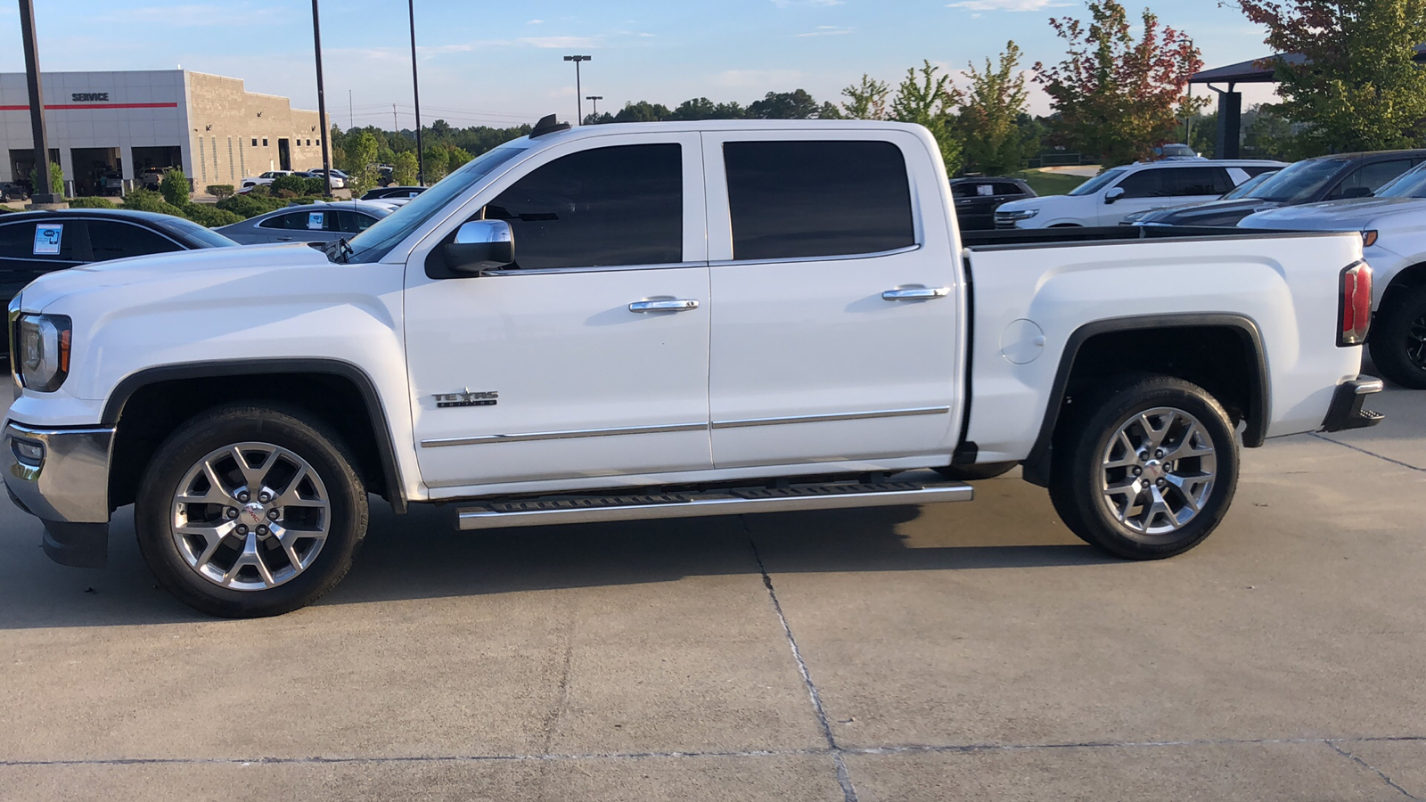 2018 GMC Sierra 1500 SLT 2