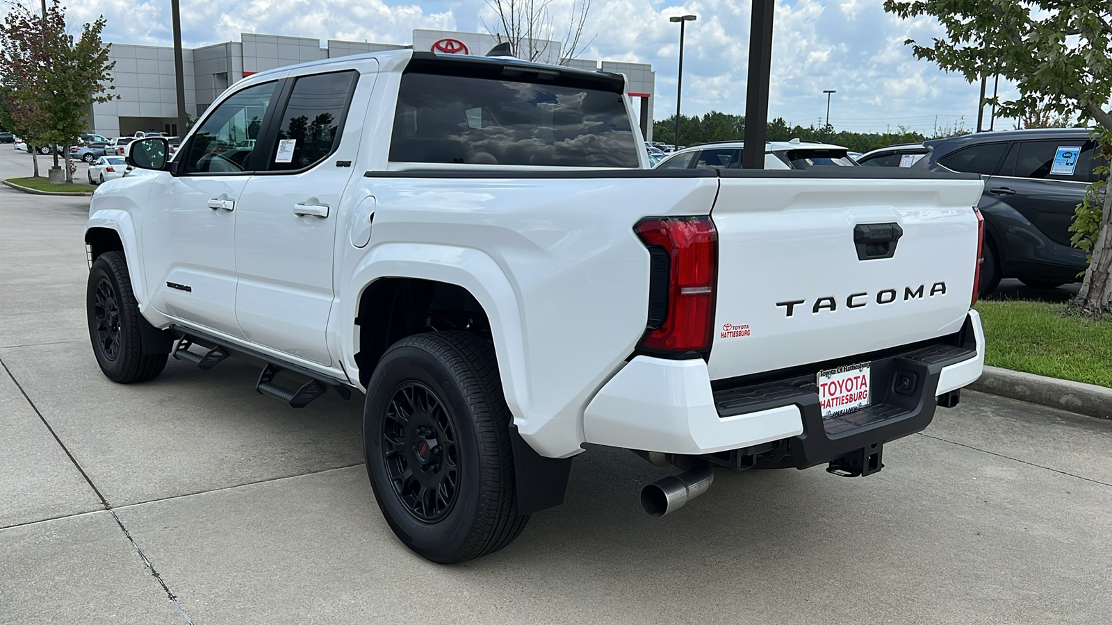 2024 Toyota Tacoma BASE 3