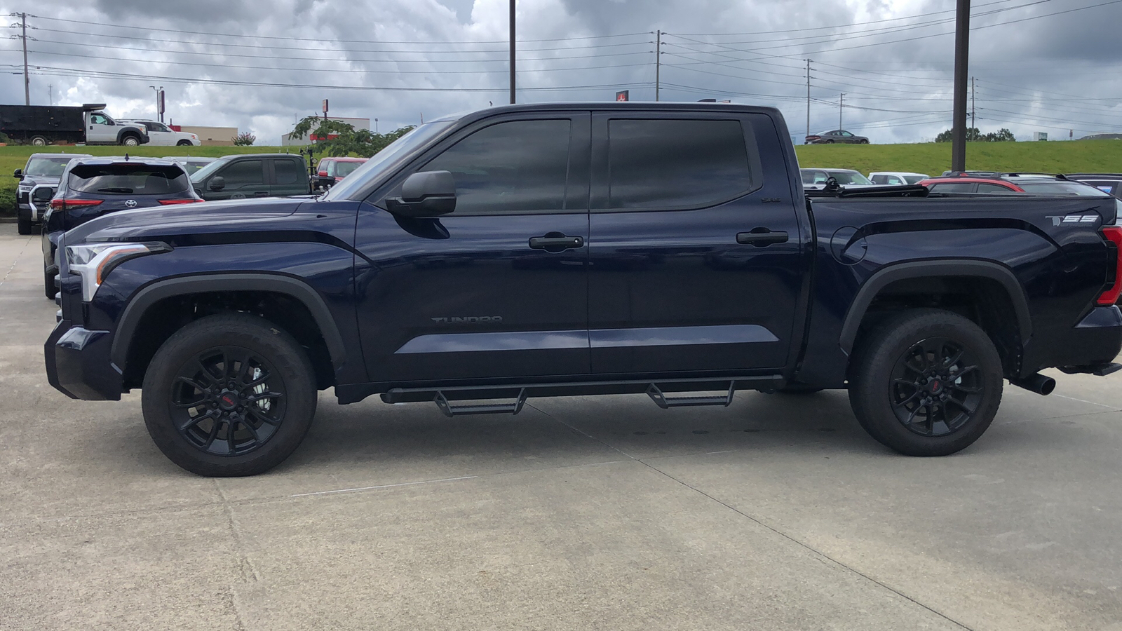 2023 Toyota Tundra 4WD SR5 2