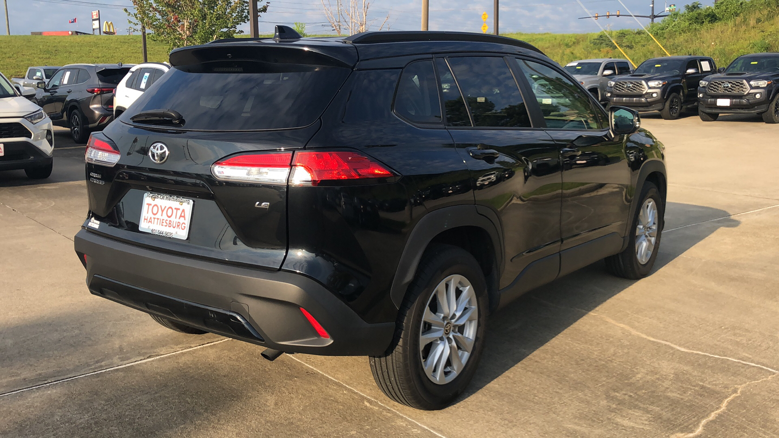 2022 Toyota Corolla Cross LE 3