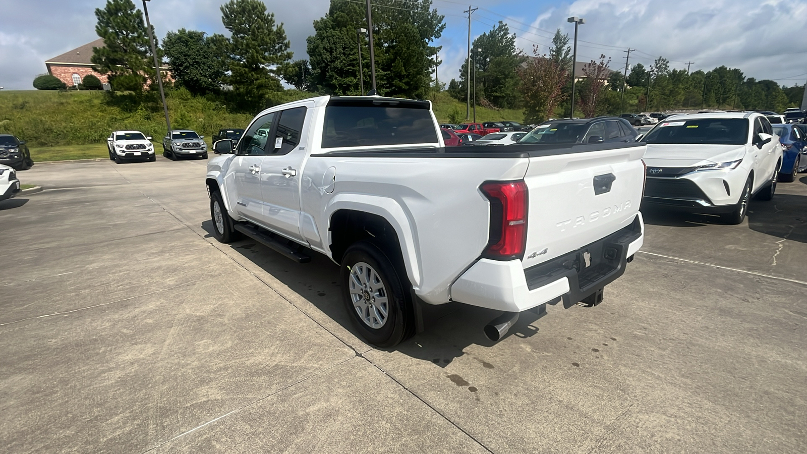 2024 Toyota Tacoma BASE 3