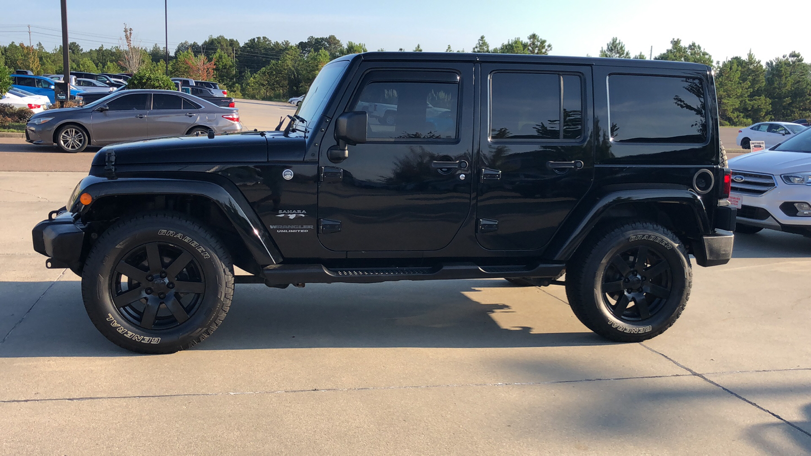 2017 Jeep Wrangler Unlimited Sahara 2