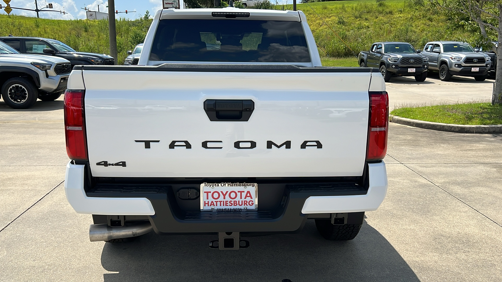 2024 Toyota Tacoma BASE 4