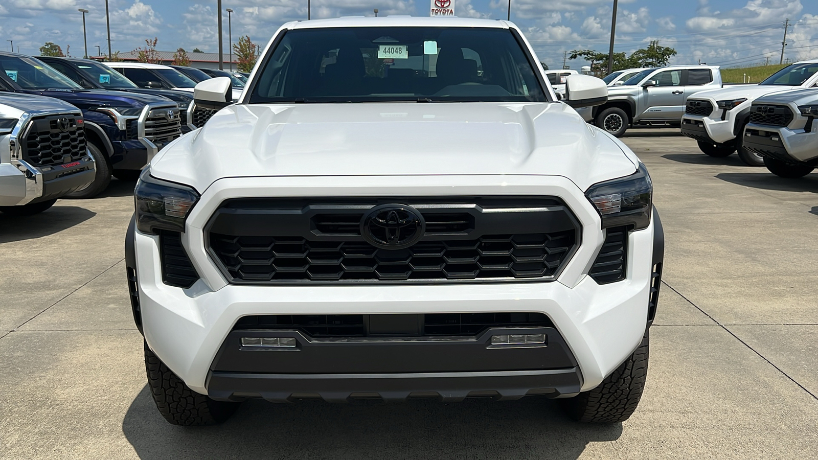 2024 Toyota Tacoma BASE 8