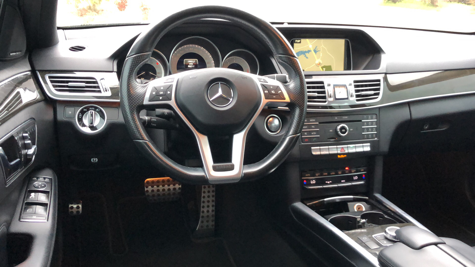 2016 Mercedes-Benz E-Class E 350 Luxury 10