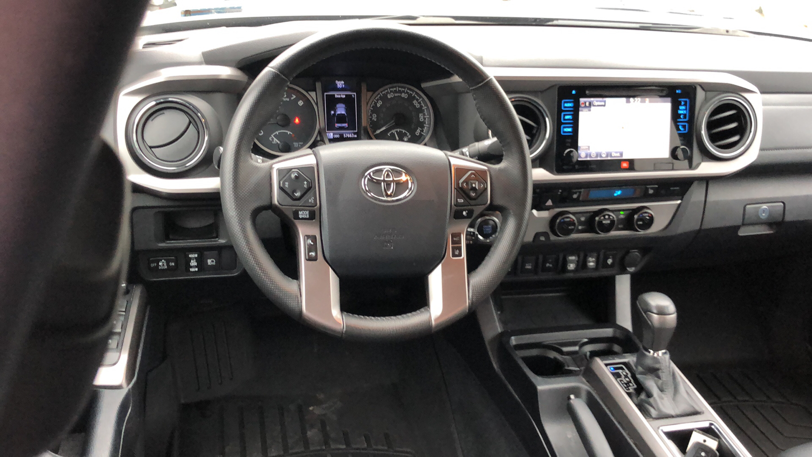 2018 Toyota Tacoma Limited 10