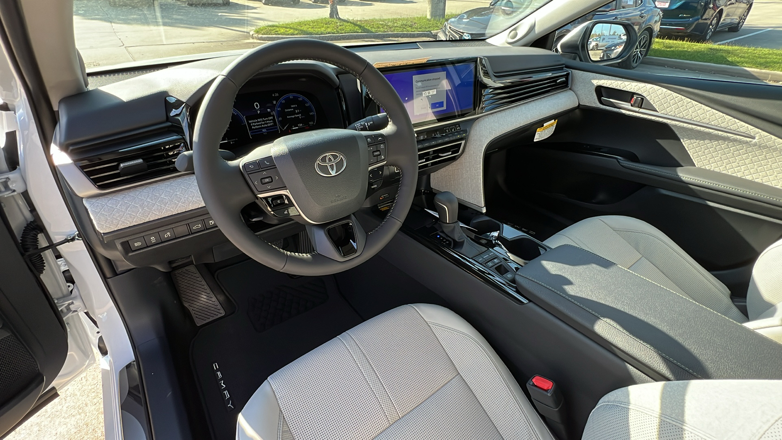 2025 Toyota Camry BASE 12