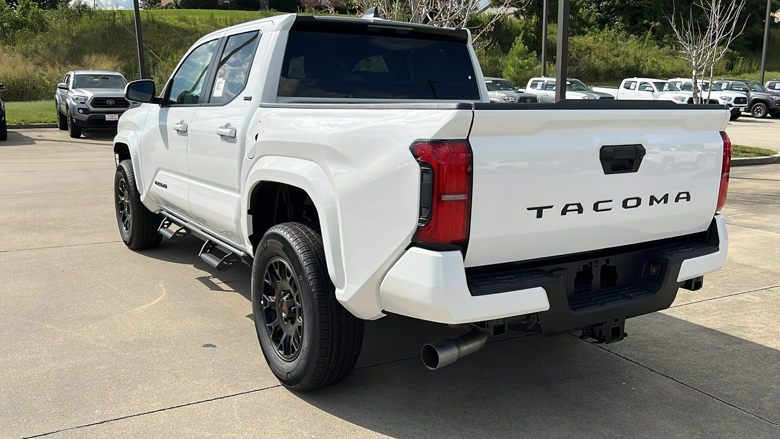 2024 Toyota Tacoma BASE 3