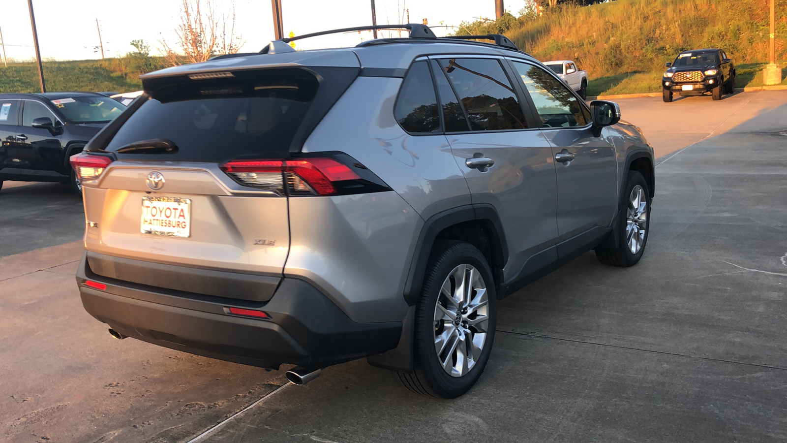 2019 Toyota RAV4 XLE Premium 3