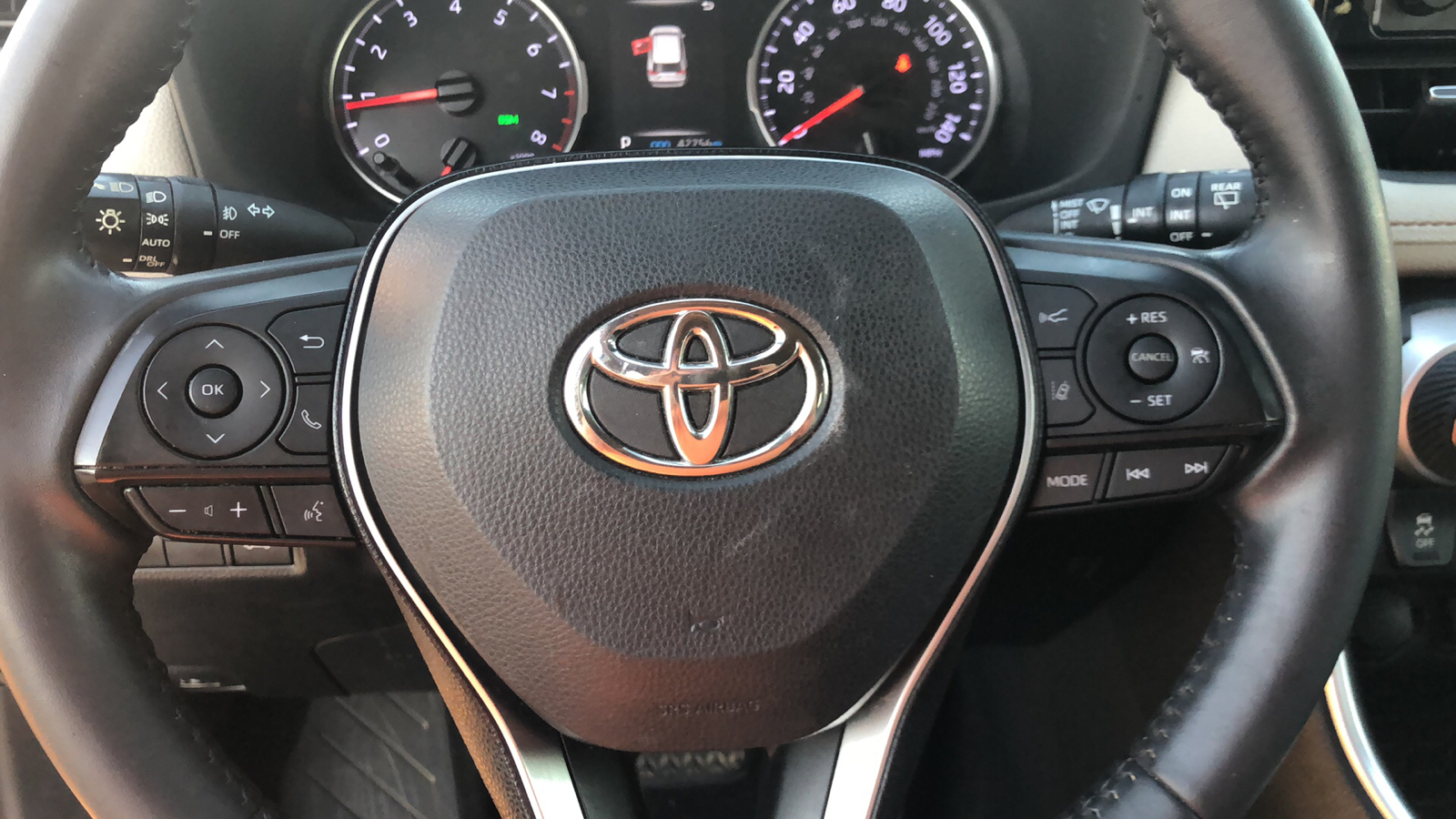 2019 Toyota RAV4 XLE Premium 9