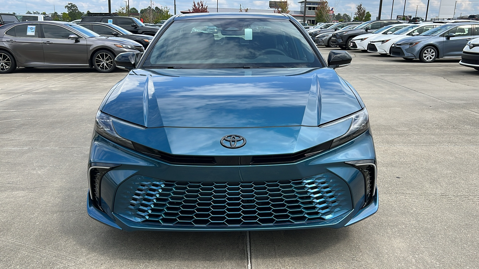 2025 Toyota Camry XSE 8