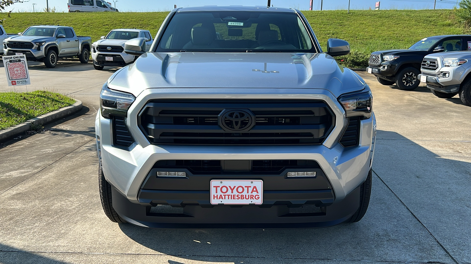 2024 Toyota Tacoma BASE 8