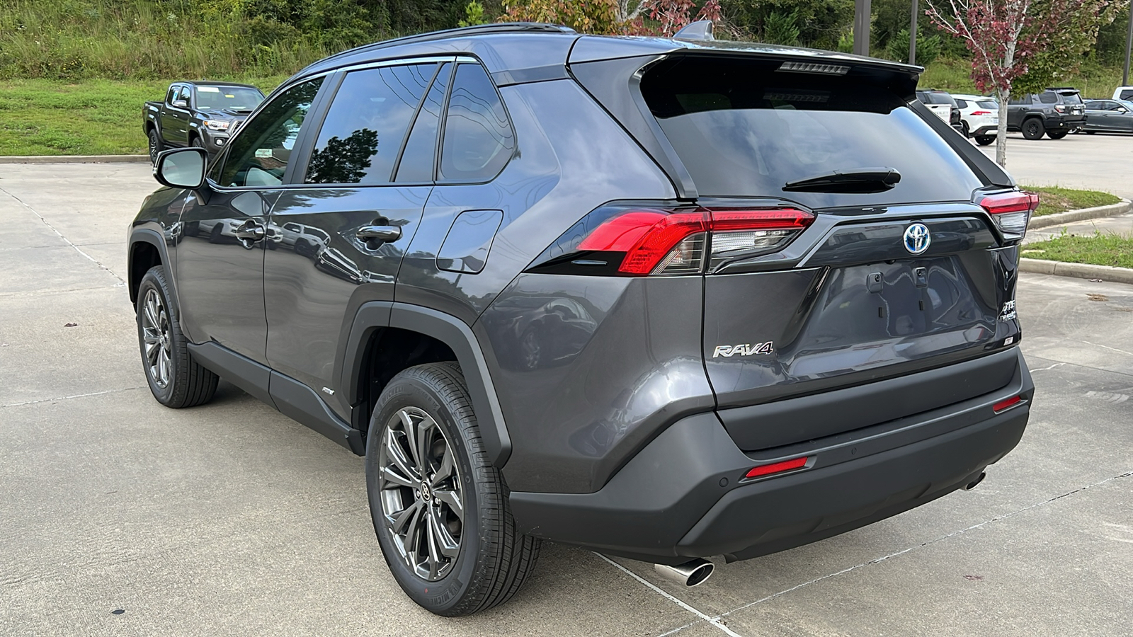 2024 Toyota RAV4 Hybrid XLE Premium 3