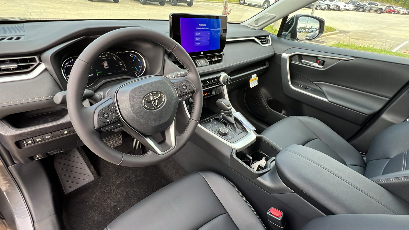 2024 Toyota RAV4 Hybrid XLE Premium 12