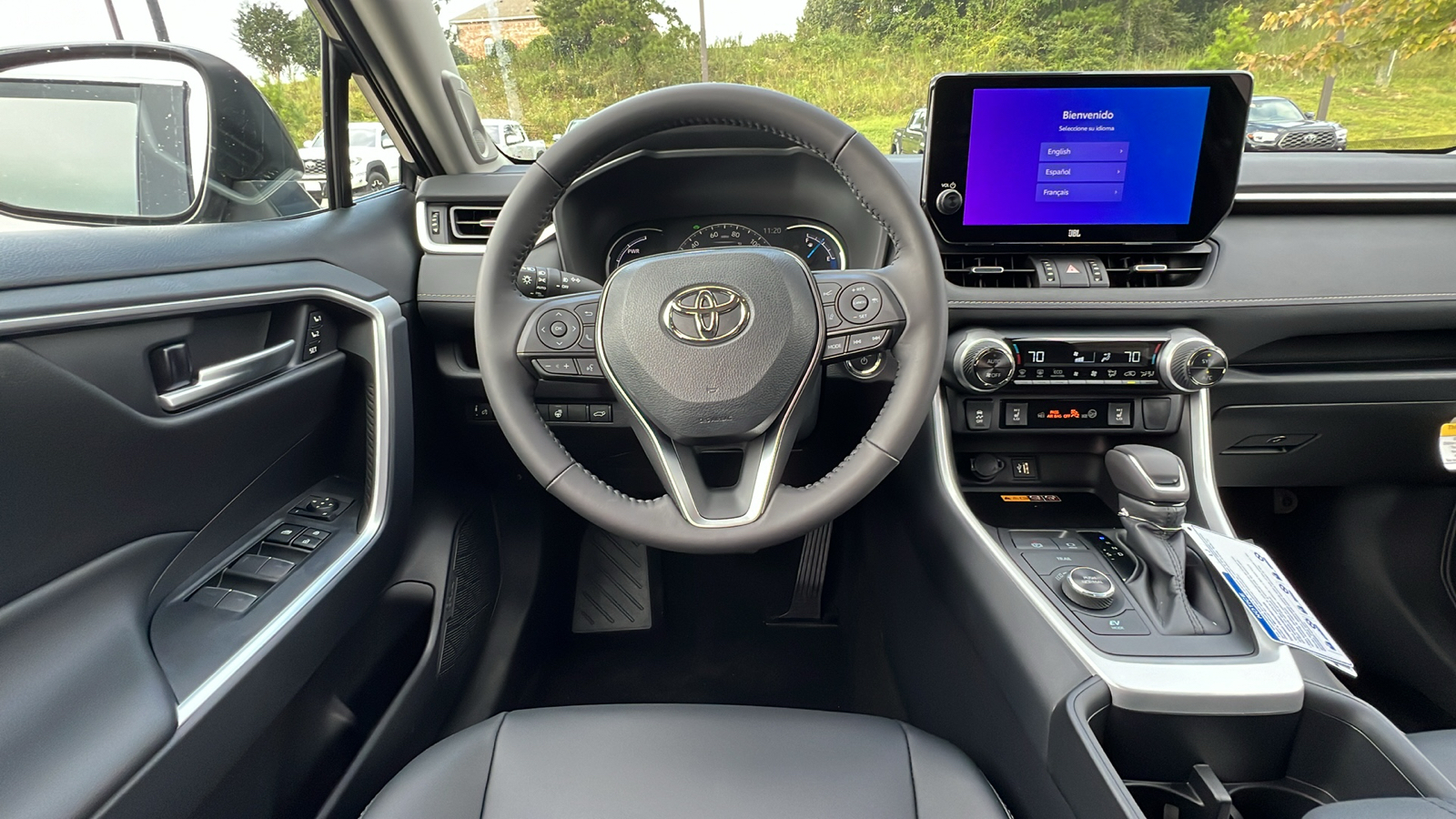 2024 Toyota RAV4 Hybrid XLE Premium 17