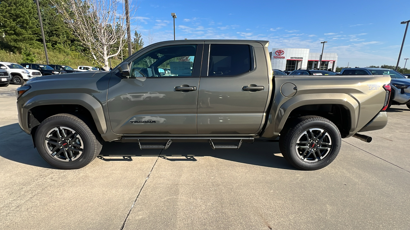 2024 Toyota Tacoma 4WD TRD Sport 2