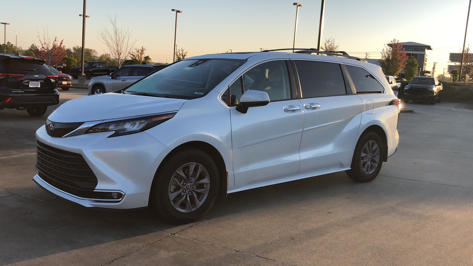 2022 Toyota Sienna XLE 1