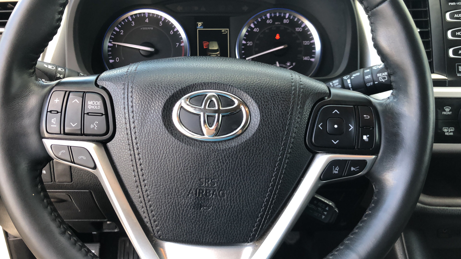 2019 Toyota Highlander Limited Platinum 9