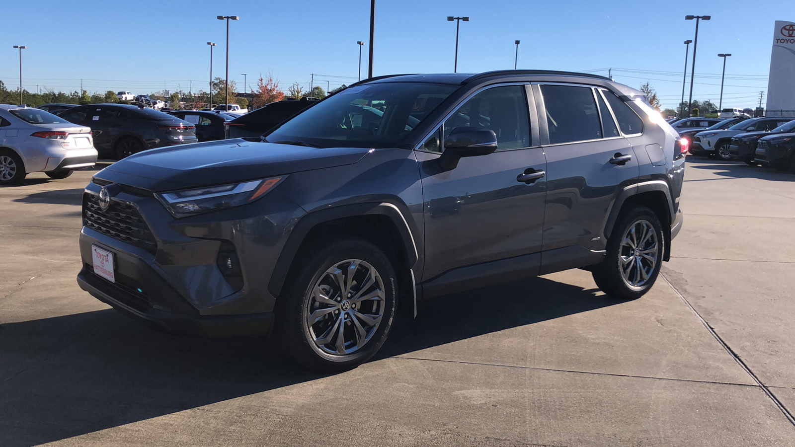 2022 Toyota RAV4 Hybrid XLE Premium 1