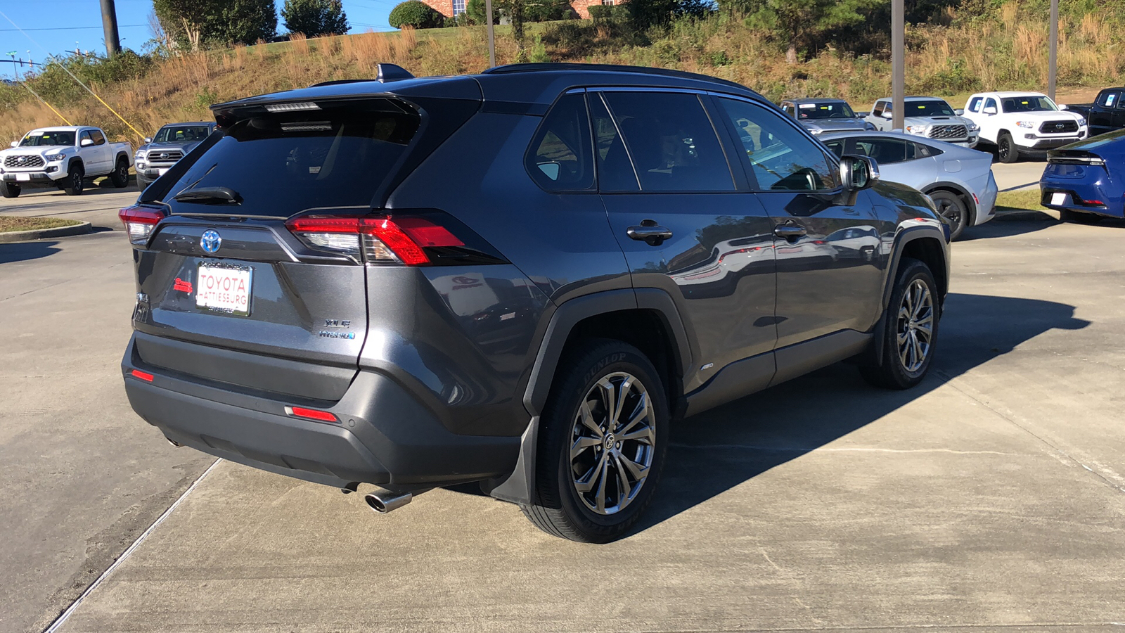 2022 Toyota RAV4 Hybrid XLE Premium 3